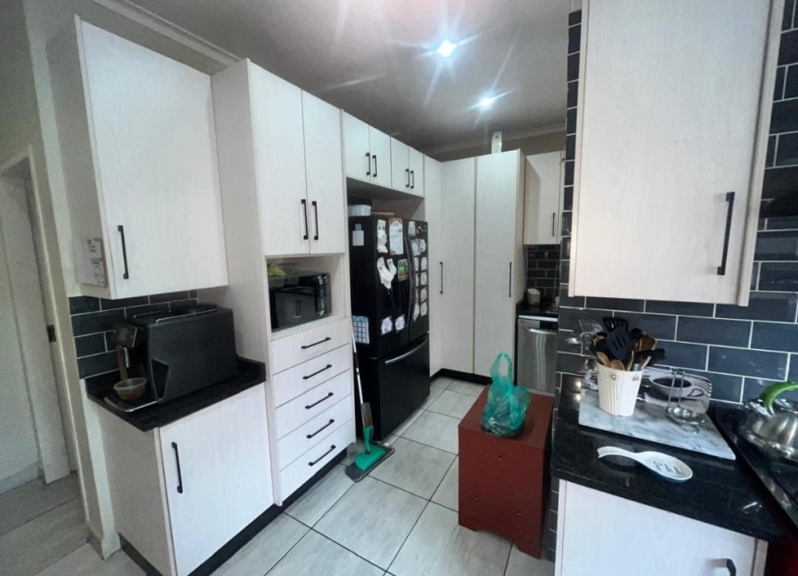 3 Bedroom Property for Sale in Geelhoutpark North West